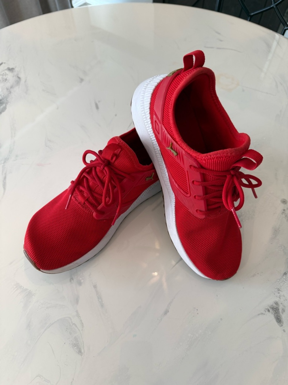 Puma Red Mens Lightweight Athletic Sneakers Size: 9